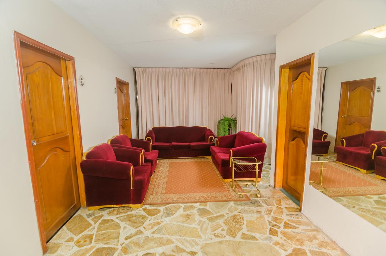 Hotel Cristal Palace 로하 외부 사진