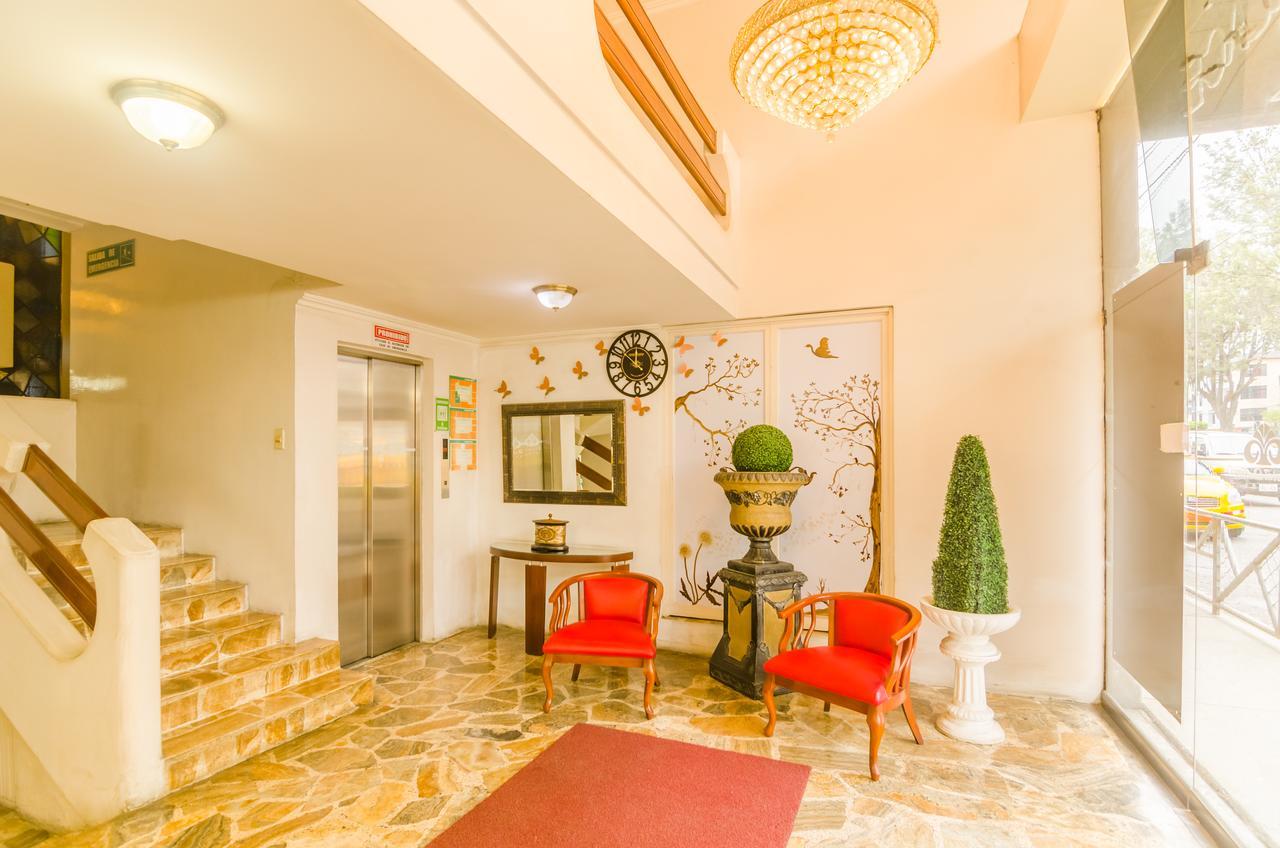 Hotel Cristal Palace 로하 외부 사진